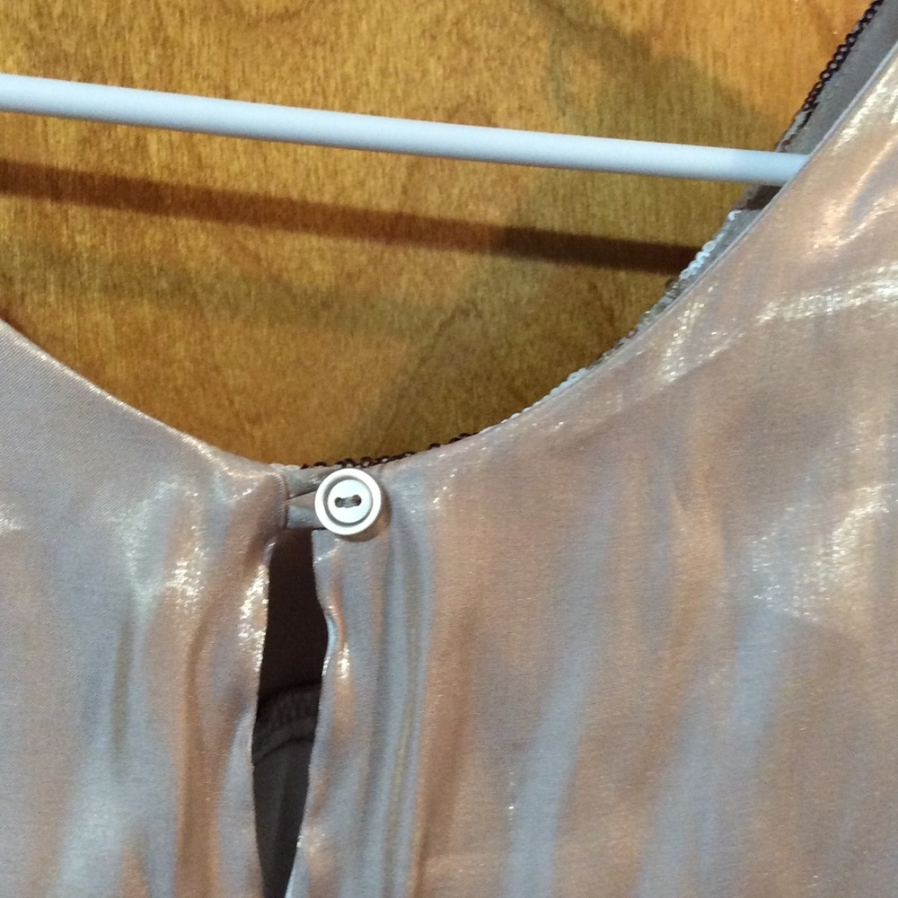Shimmery Tank Top - Picture 5 of 10